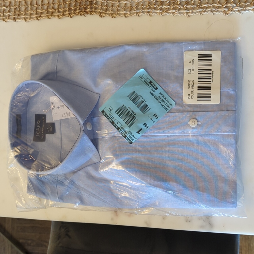 J.Crew flex wrinkle free long sleeve button down shirt